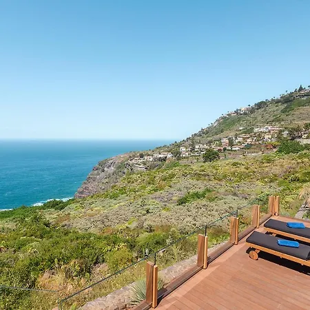 Serenity On The Cliff With Climatized Pool