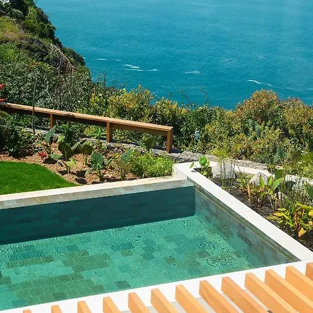 Villa Serenity On The Cliff With Climatized Pool