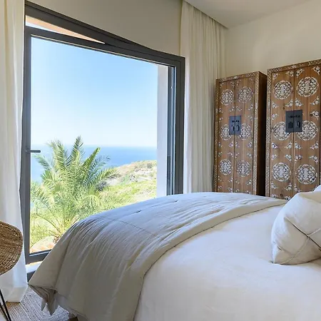 Villa Serenity On The Cliff With Climatized Pool