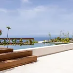 וילה Serenity On The Cliff With Climatized Pool