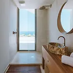 Serenity On The Cliff With Climatized Pool *