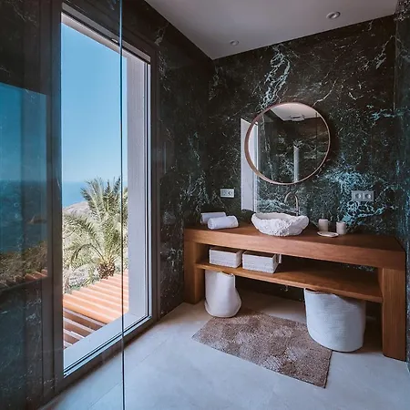 Vila Serenity On The Cliff With Climatized Pool