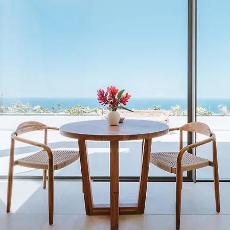 Serenity On The Cliff With Climatized Pool Vila